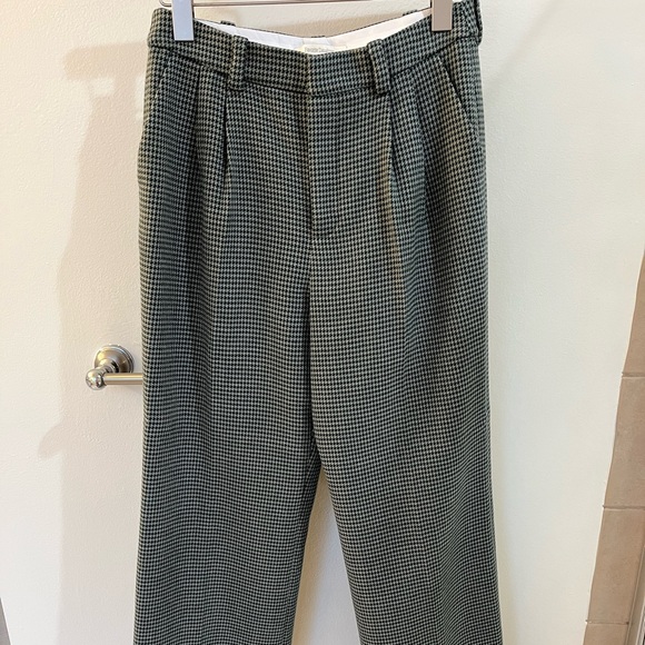 Favorite Daughter Two Piece Suit. Green Houndstooth. - Picture 3 of 5